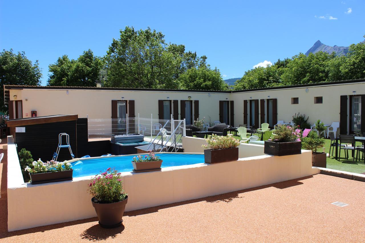 Hotel Le Connetable Saint-Bonnet-en-Champsaur Luaran gambar